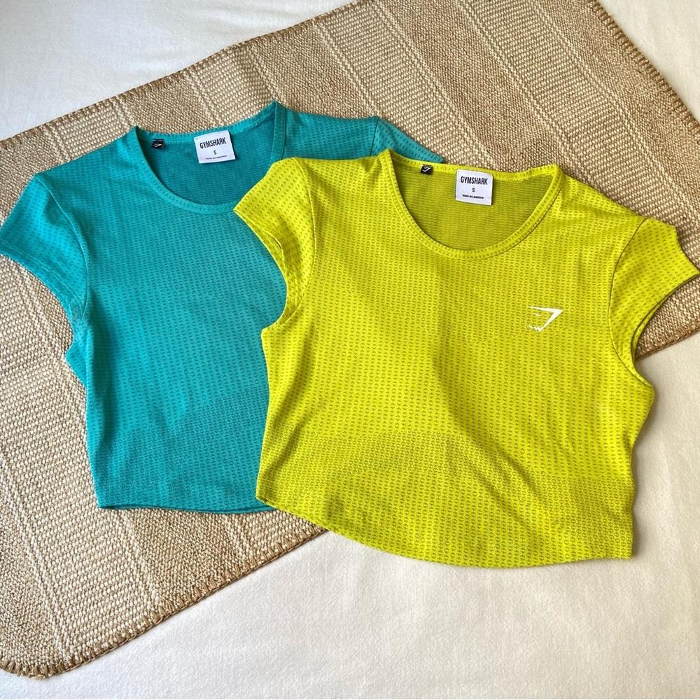 Gymshark bundle of two crop tops small short sleeve workout shirt green blue
